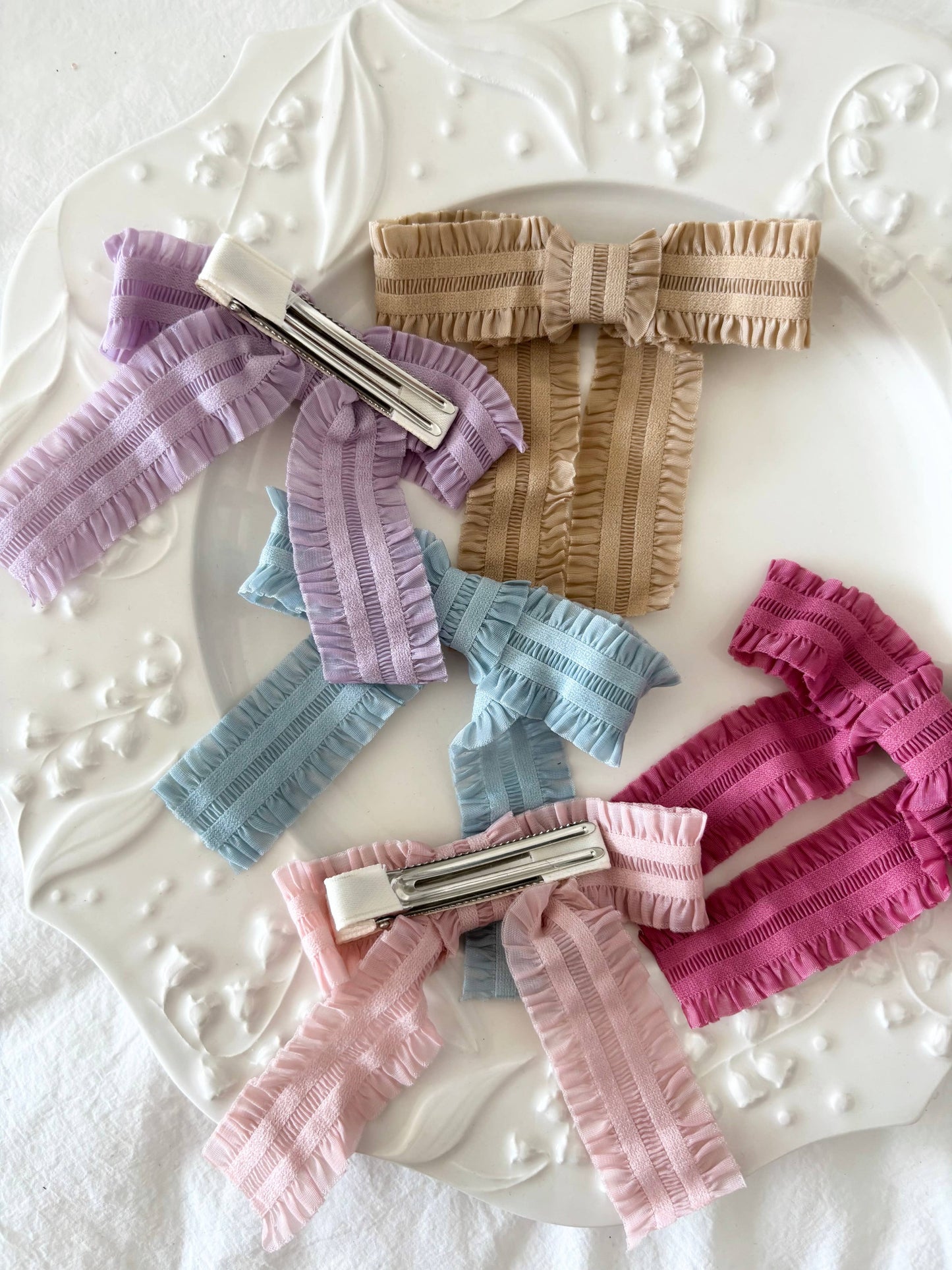 Textured mini bow