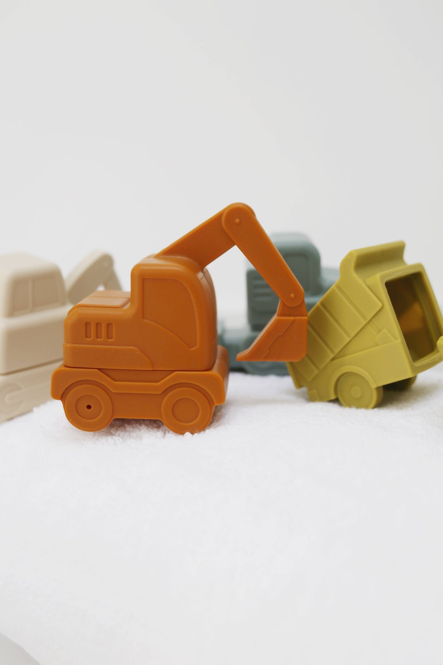 Construction Vehicle Mold Free Silicone Bath Toy Set 